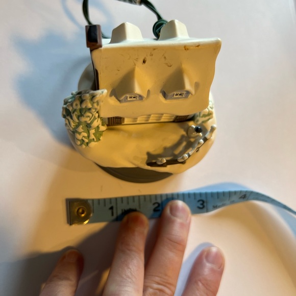 Hallmark Keepsake Ornament White Christmas - Picture 12 of 13